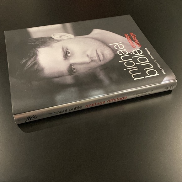 Michael Bublé Onstage Offstage: The Official Illustrated Memoir - Hardcover Book - Picture 3 of 11